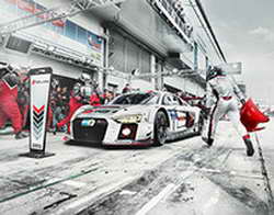 Тест боком: скользим на A6 и Q8 в школе Audi quattro