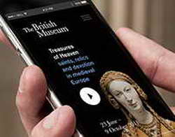 В российскую продажу поступил смартфон Samsung Galaxy Z Flip Thom Browne Edition