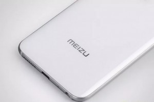 Смартфон Meizu 17 получит огромную горизонтальную камеру