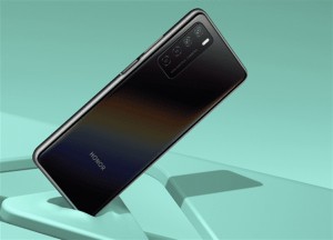 Смартфон Honor Play 4 с квадрокамерой оценен в 250 долларов