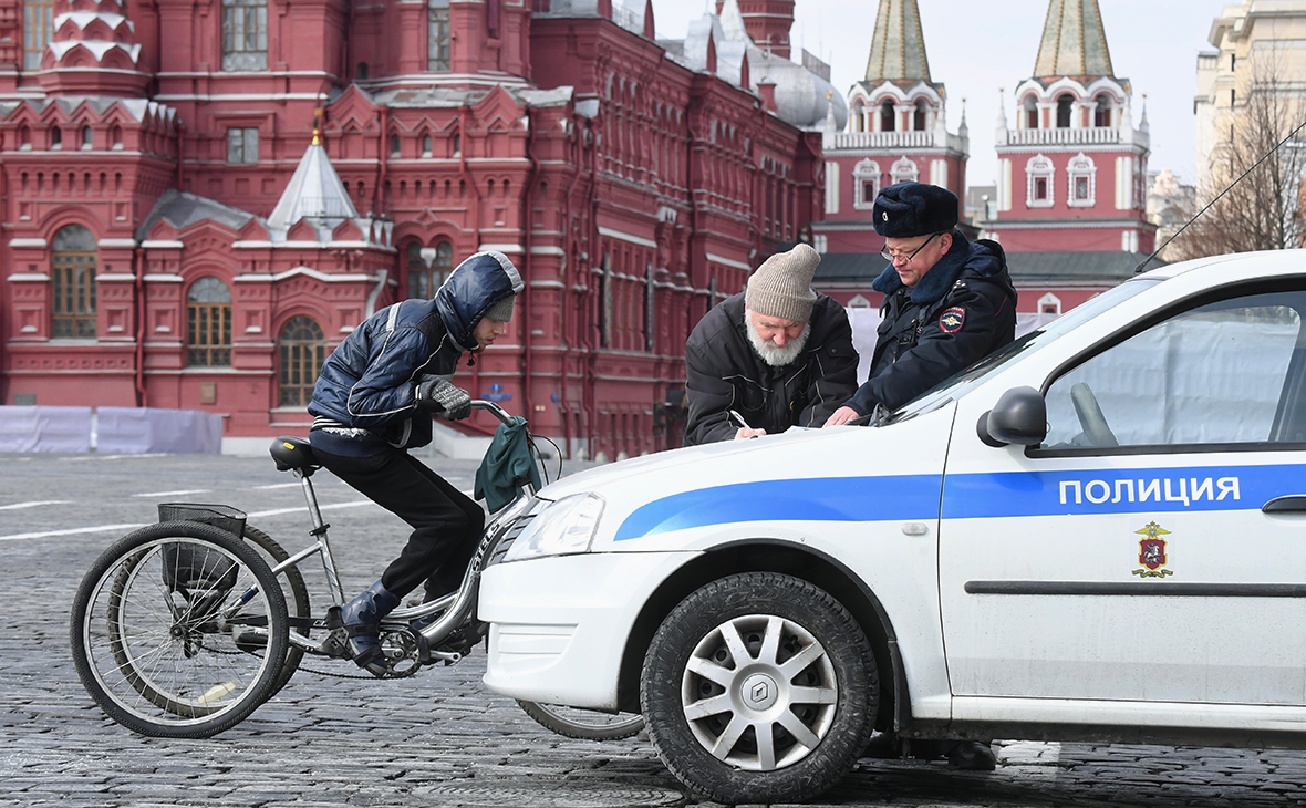 Собянин объяснил отказ от введения пропусков «корректным поведением»