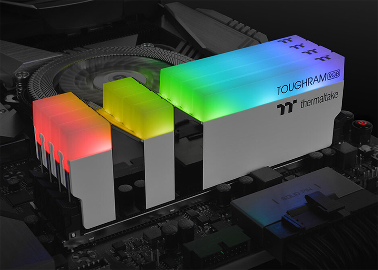 Thermaltake выпустила комплект памяти Toughram RGB DDR4-4600 на 16 Гбайт