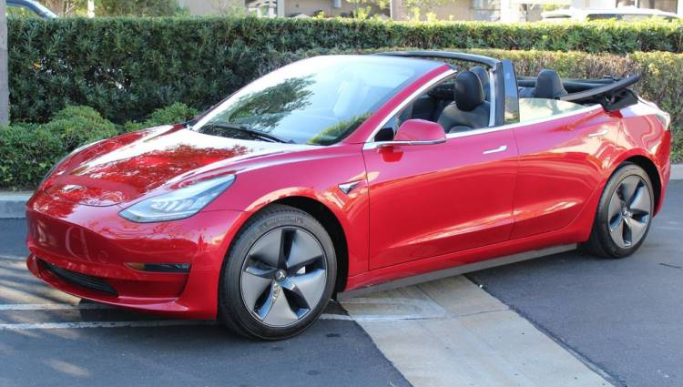 Инженеры Newport Convertible Engineering сделали кабриолет из Tesla Model 3