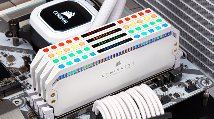 Модули памяти Corsair Dominator Platinum White RGB выполнены в белом цвете