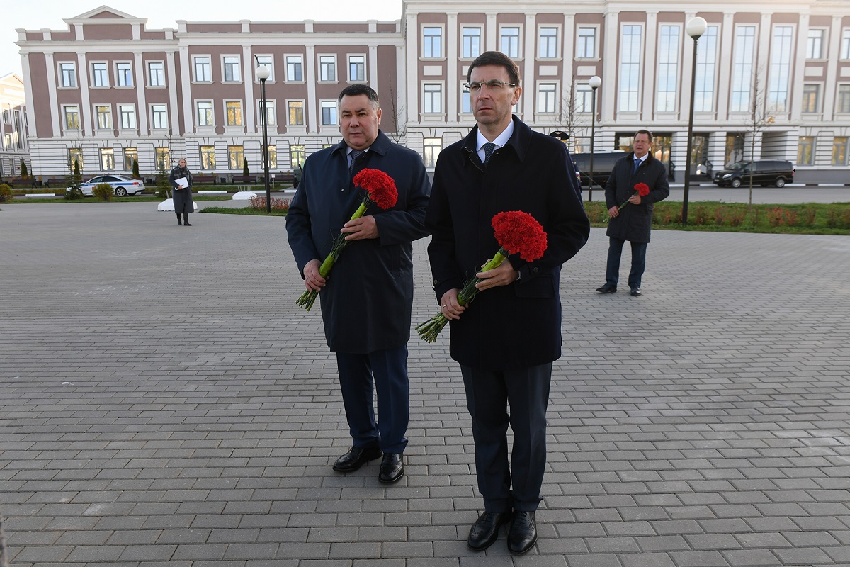 Полпред президента в ЦФО и Игорь Руденя посетили Тверское суворовское училище