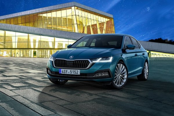 Эталонная надежность, практичность и динамичность: Почему Skoda Octavia «победит» Mazda 3