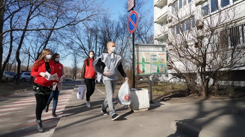 Путин назвал помощь волонтеров на фоне борьбы с COVID-19 гражданским героизмом