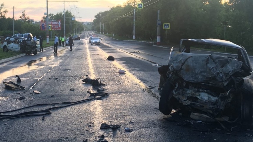 Видео с места жуткого ДТП под Саранском, в котором погибли шесть человек