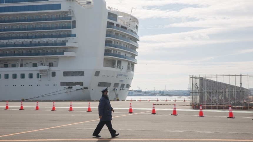 Украинцы отказались эвакуироваться с карантинного лайнера Diamond Princess