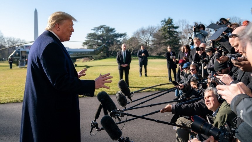 Дональд Трамп продлил на год санкции в отношении России