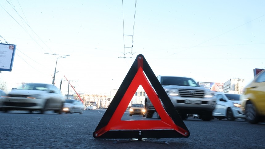 В Подмосковье инкассаторская машина перевернулась в результате смерти водителя