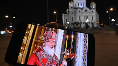 В храме Христа Спасителя проходит ночное пасхальное богослужение