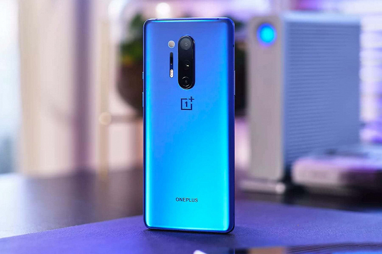 Флагманский смартфон OnePlus 8 Pro не может стримить HD-видео и зависает при воспроизведении SD-роликов