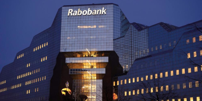 Rabobank: только падение рубля до 85 удержит ЦБ от ...