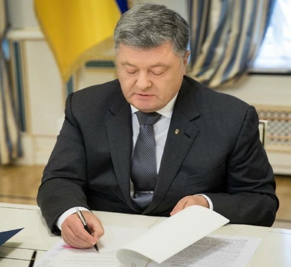 Порошенко похвастался успешным тестированием авиаракеты «Оскол»