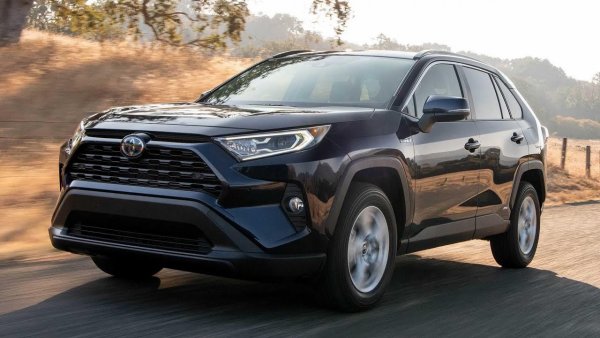 «Как такое можно выпускать в 2020 году?!»: Эксперт откровенно «разнёс» новый Toyota RAV4