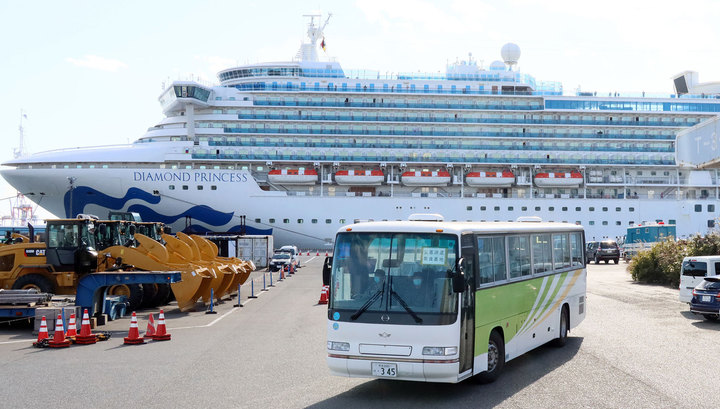 Украинцы с карантинного лайнера Diamond Princess отказались эвакуироваться на родину