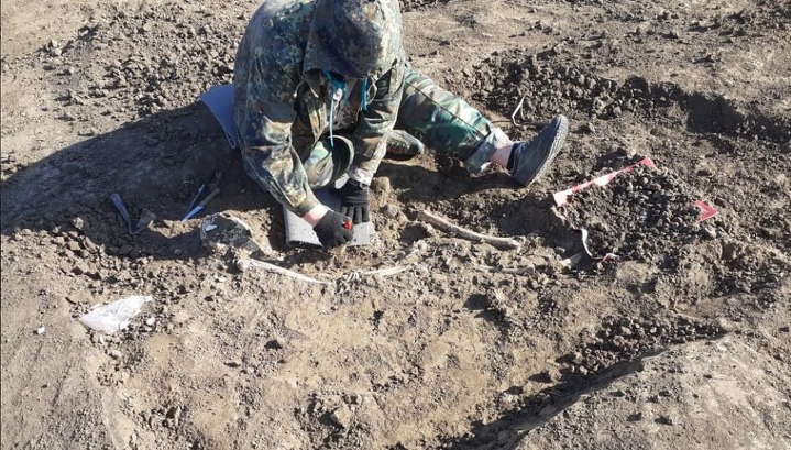 Крупное древнее захоронение нашли археологи в Азовском районе