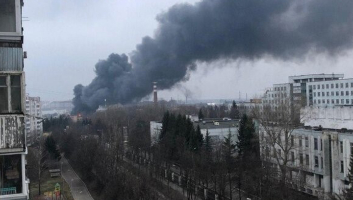 В Новой Москве загорелся и обрушился ангар с радиоэлектроникой