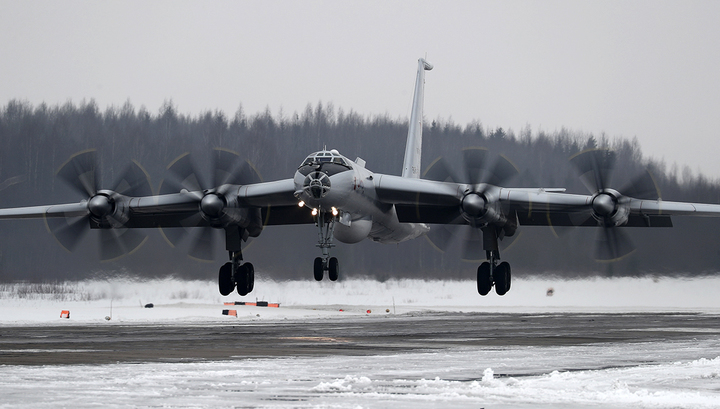 Три Ту-142 облетели нейтральные воды Северного Ледовитого океана