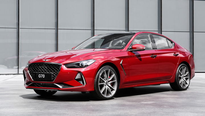 Седану Genesis G70 в России придумали новую комплектацию и перетряхнули старые