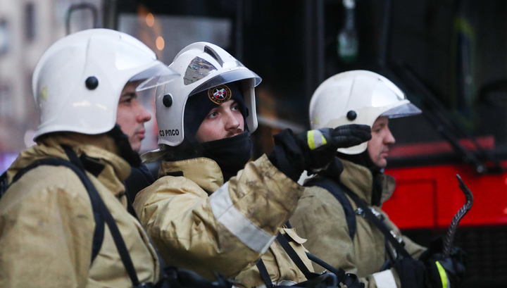 На западе Москвы горит дом престарелых