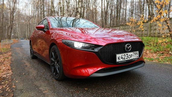 Mazda 3: Красный кентавр