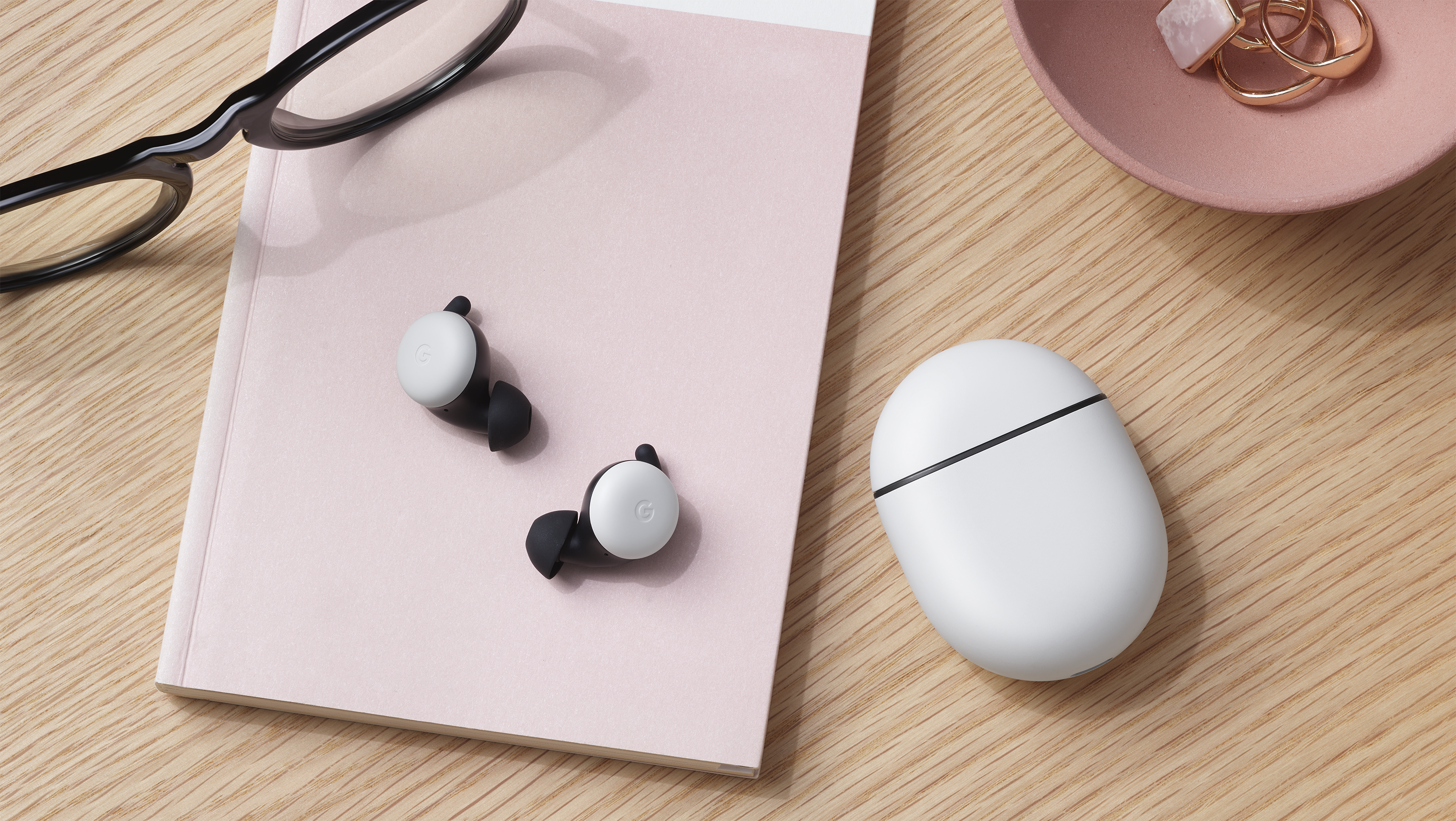 Google Pixel Buds 2 поступили в продажу: полностью беспроводные наушники с голосовым помощником Google Assistant за $179