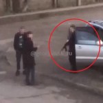 Танцующие парни с предметом похожим на автомат шокировали жителей Георгиевска