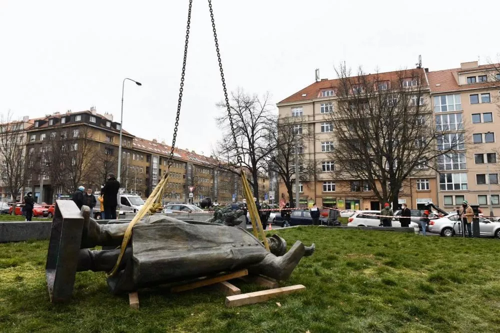 В Праге исполнили желание Дмитрия Киселева, установив памятник власовцам