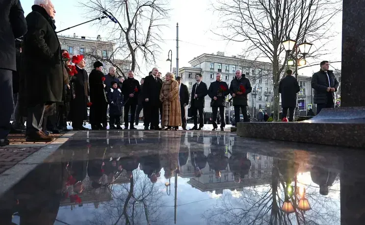 'Ты всегда рядом, папа'. Ксения Собчак обратилась к отцу Анатолию Собчаку в годовщину его смерти