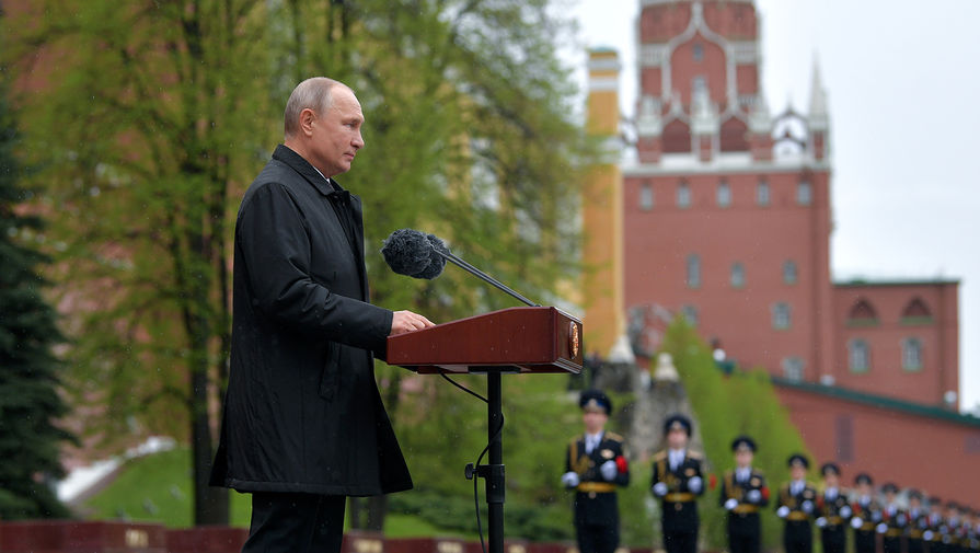 Путин: в ближайшее время ВС РФ предстоит повысить интенсивность боевой службы