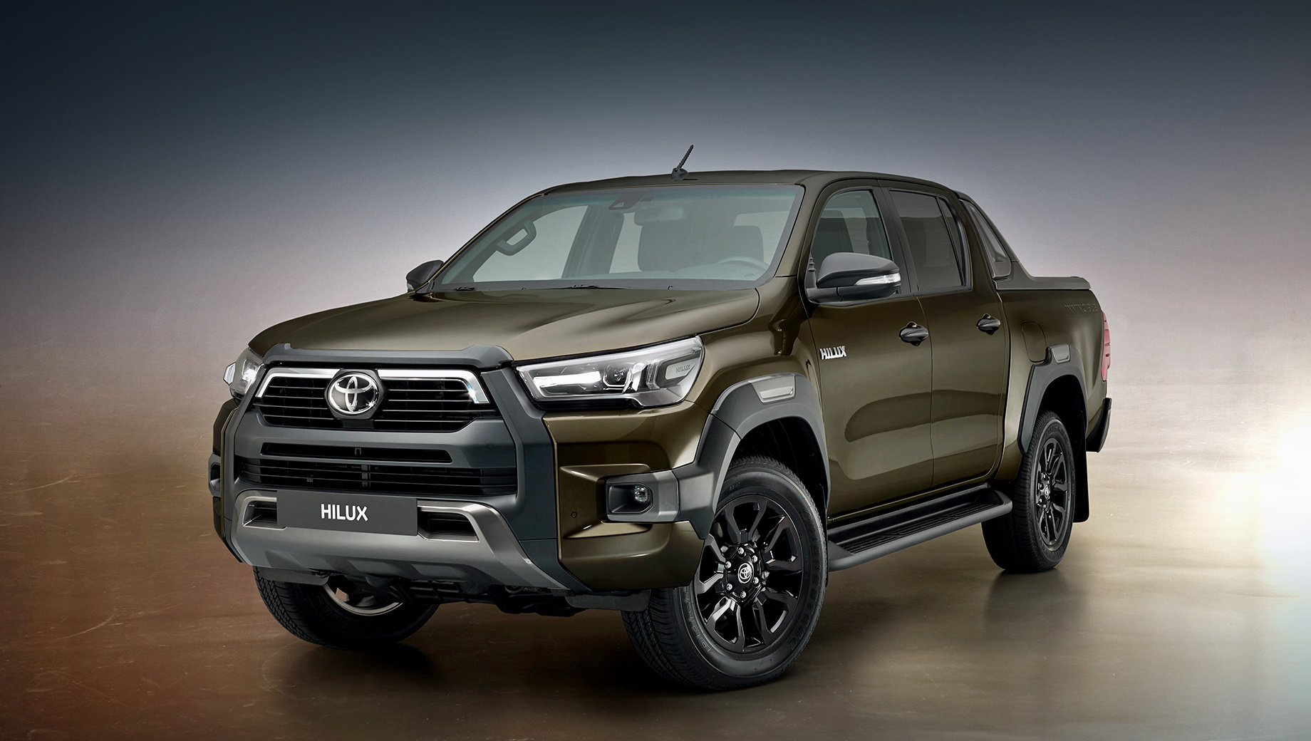 Пикап Toyota Hilux получил новый мощный турбодизель