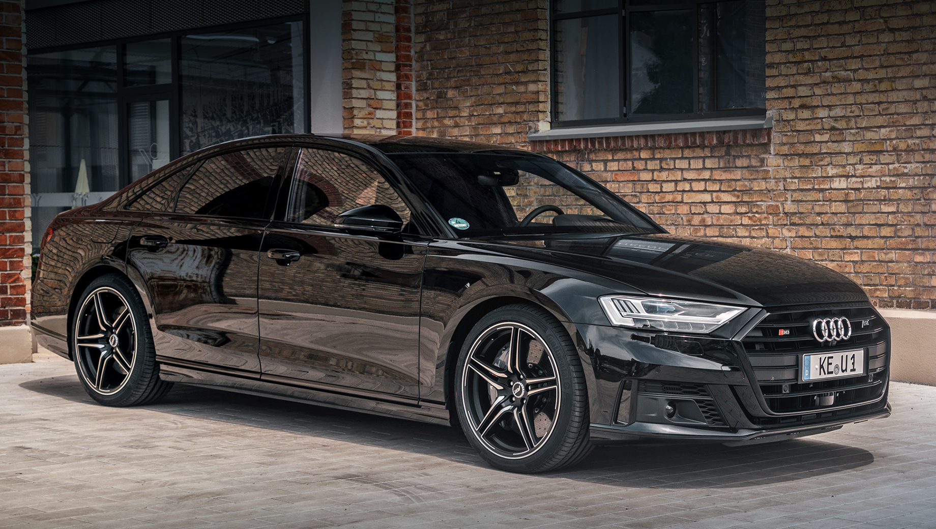 Седан Audi S8 от бюро ABT оказался вторичным