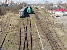 Жители поселка в Тверской области пожаловались на шум и грязь от поездов