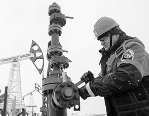 Экономика: США и Британия накачивают Россию нефтедолларами