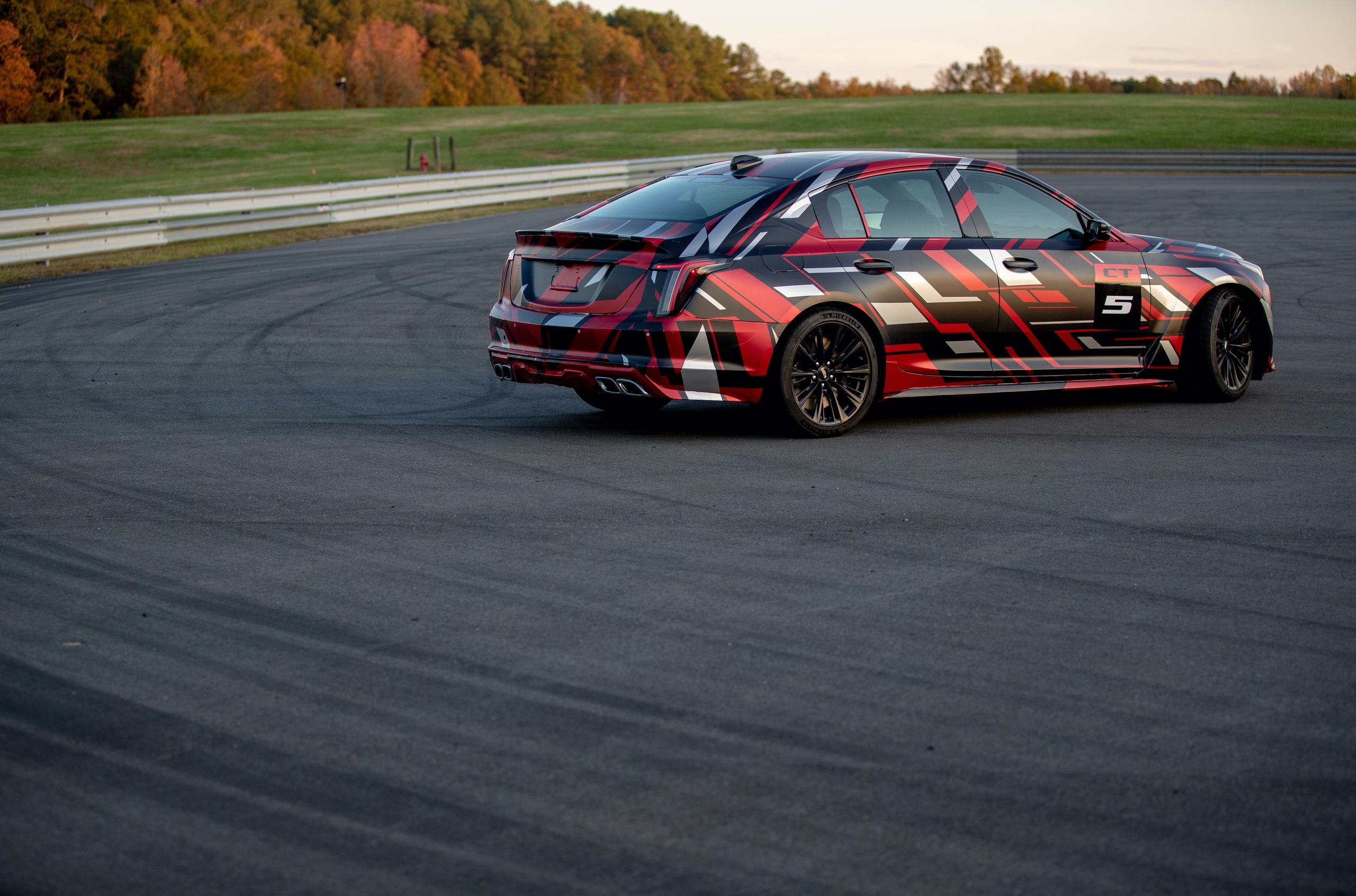 Мощные «трековые» Cadillac оснастят «механикой»