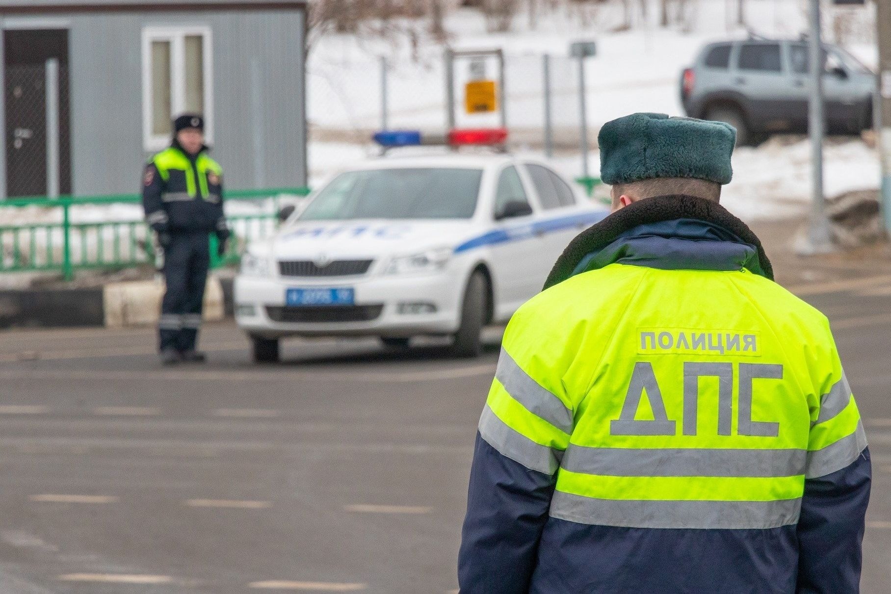 Полицейским позволят вскрывать автомобили россиян