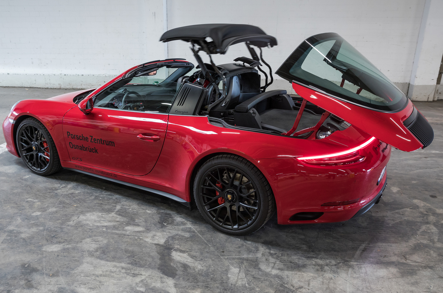 Представлен новый Porsche 911 с кузовом Targa