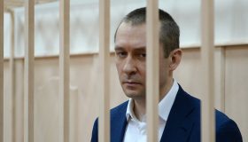 Защита экс-полковника МВД Захарченко жалуется на лишение возможности коммуникации с ним