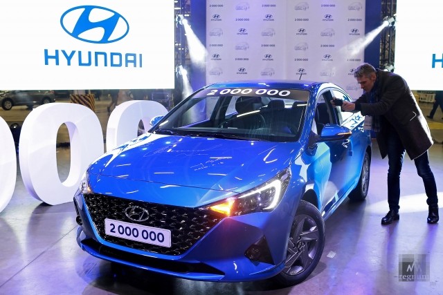 В Петербурге завод Hyundai выпустил двухмиллионный автомобиль