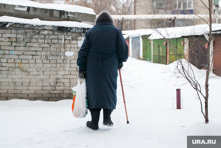 Пенсионерку на Ямале обманули почти на 200 тысяч рублей