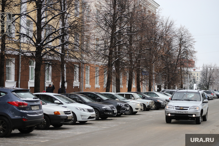 В Кургане из-за короновируса запретили парковку еще на двух улицах