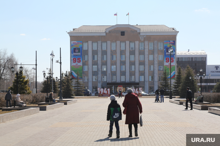 В Тюменской области выберут преемника оскандалившегося чиновника. Список претендентов