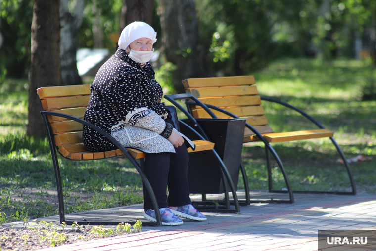 Ограничения, введенные из-за COVID, начали отменять в России