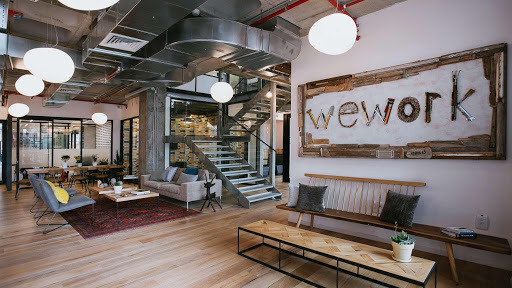 Сеть коворкингов WeWork увязла в долгах и перестала платить аренду из-за коронавируса