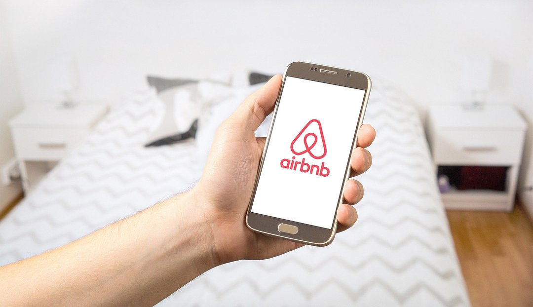 Убыток Airbnb превысил $300 млн