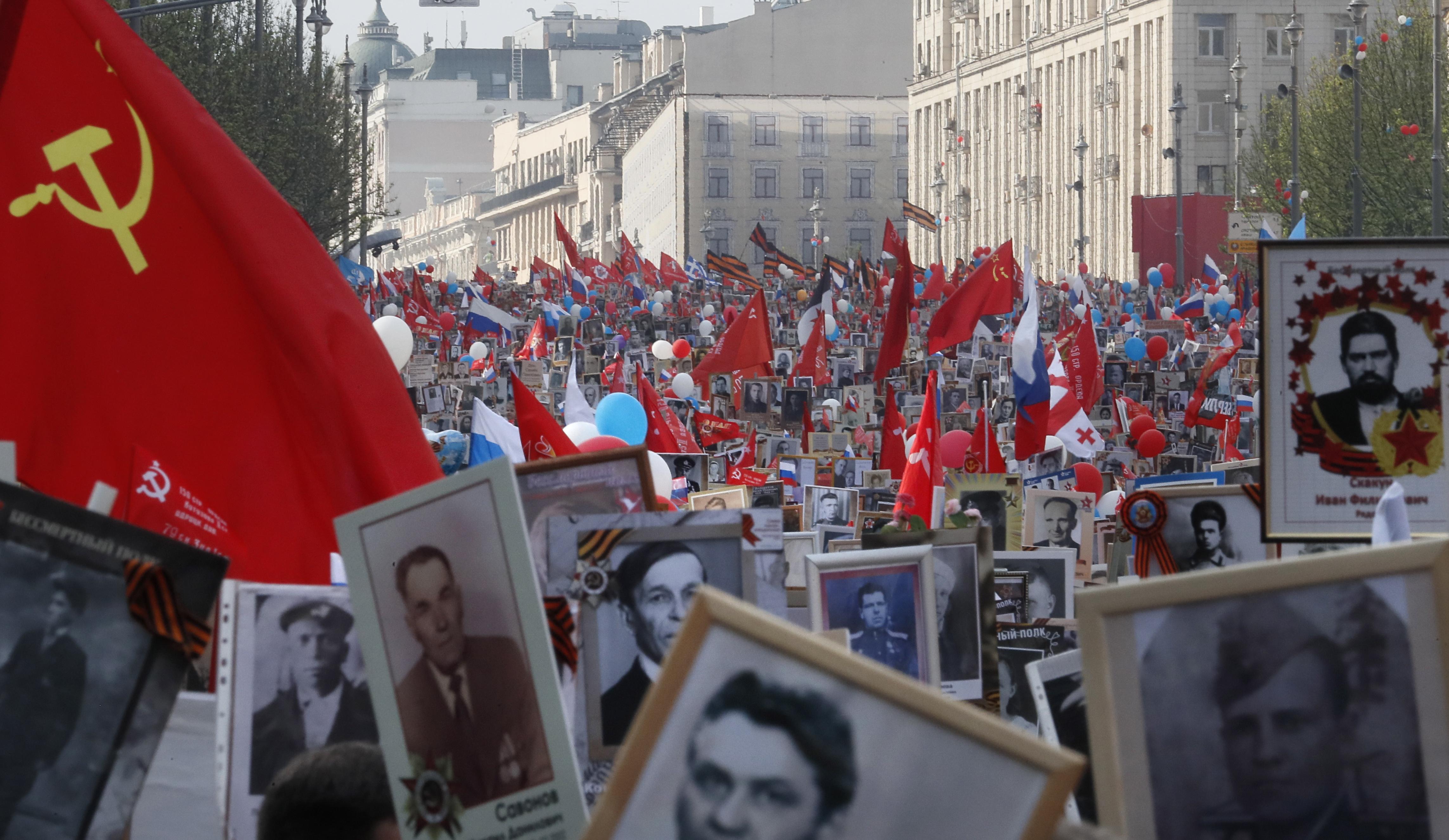 Более 600 тысяч россиян подали заявки на участие в онлайн-шествии 'Бессмертного полка'