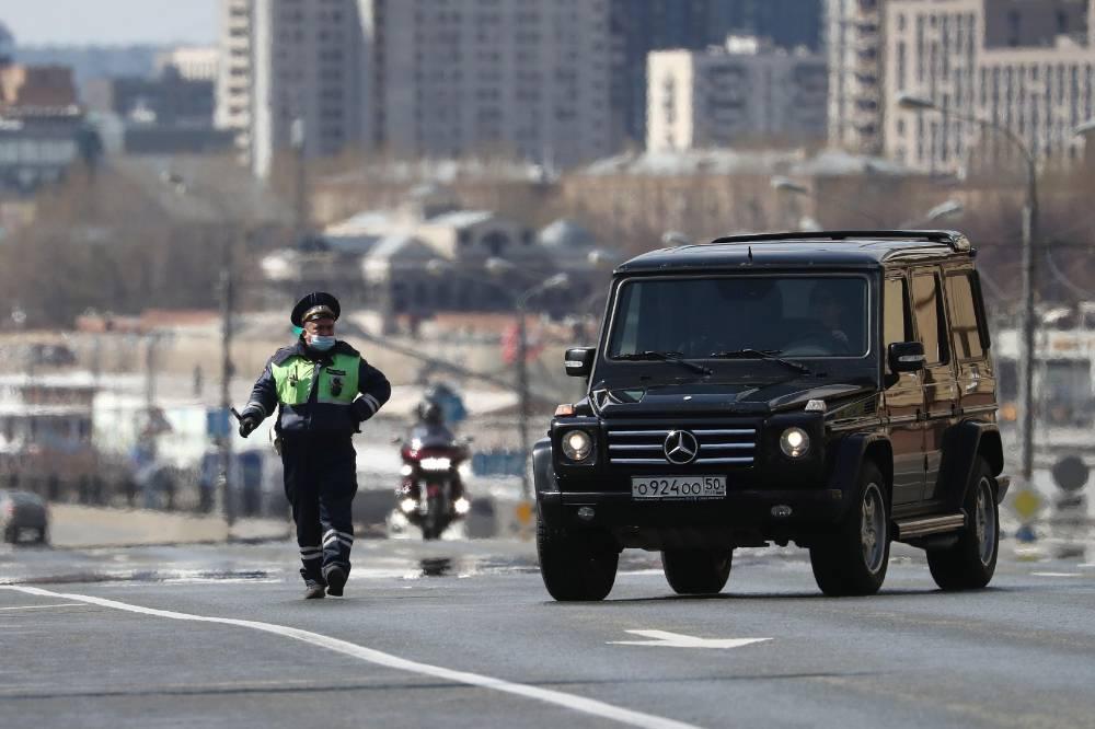 В России могут начать штрафовать за использование личного транспорта без пропуска