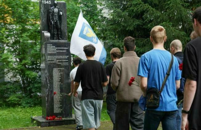 Коллектив ВятГУ почтил память героев Великой Отечественной войны в День памяти и скорби